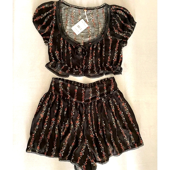 NWT Free People 2 piece set Wild Love shorts/top XS/S read description - Picture 11 of 12